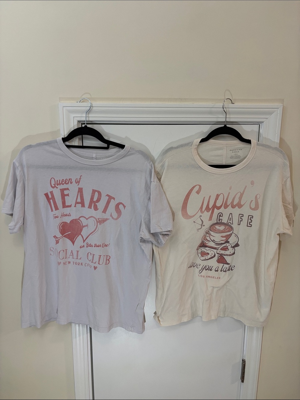 American Eagle Outfitters Gray and Beige Graphic Tees size Large